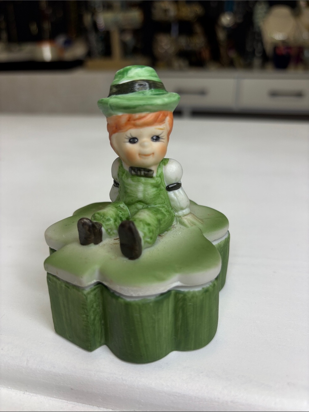 VINTAGE LEPRECHAUN IRISH BOY SHAMROCK TRINKET BOX SET. FINE QUALITY LEGO TAIWAN